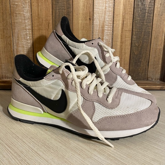 nike internationalist 1982